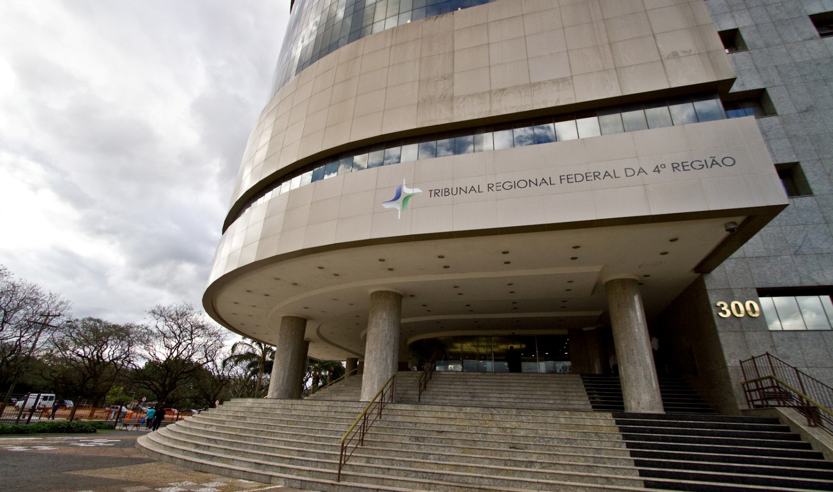 Fachada do prédio do TRF4, em Porto Alegre