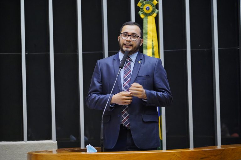 Deputado Rafafá discursa no Plenário da Câmara